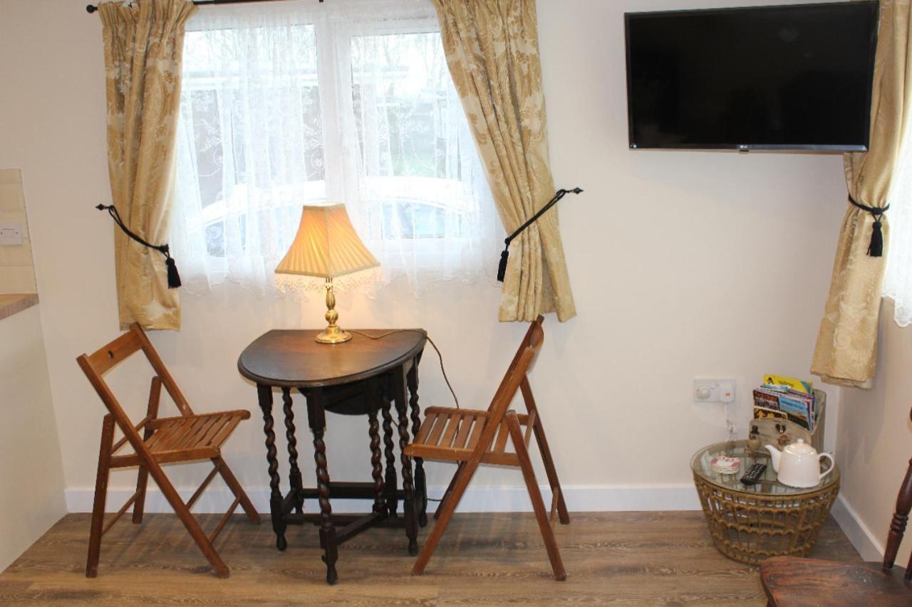 Two Hoots Chalet Mundesley Dış mekan fotoğraf