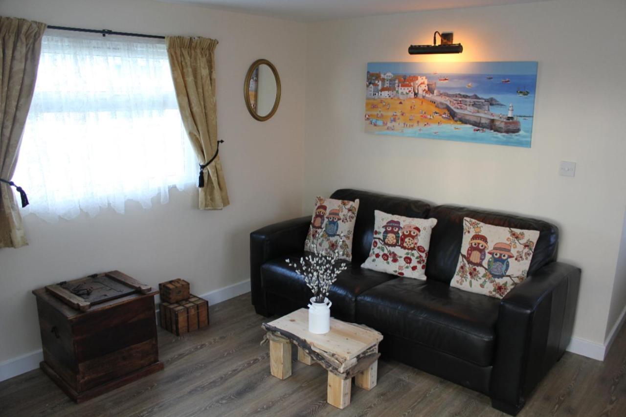 Two Hoots Chalet Mundesley Dış mekan fotoğraf