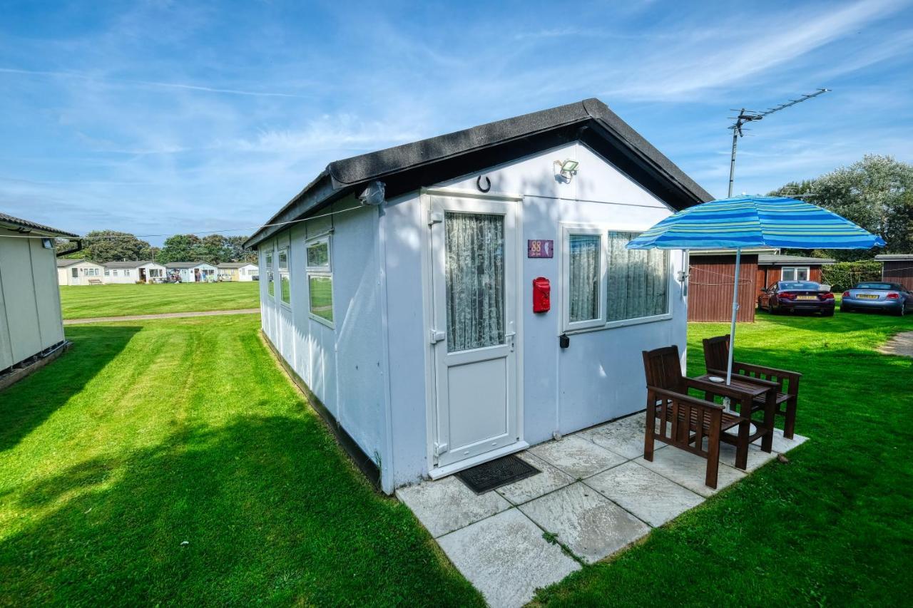 Two Hoots Chalet Mundesley Dış mekan fotoğraf