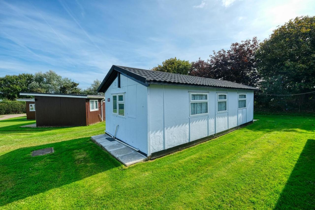 Two Hoots Chalet Mundesley Dış mekan fotoğraf