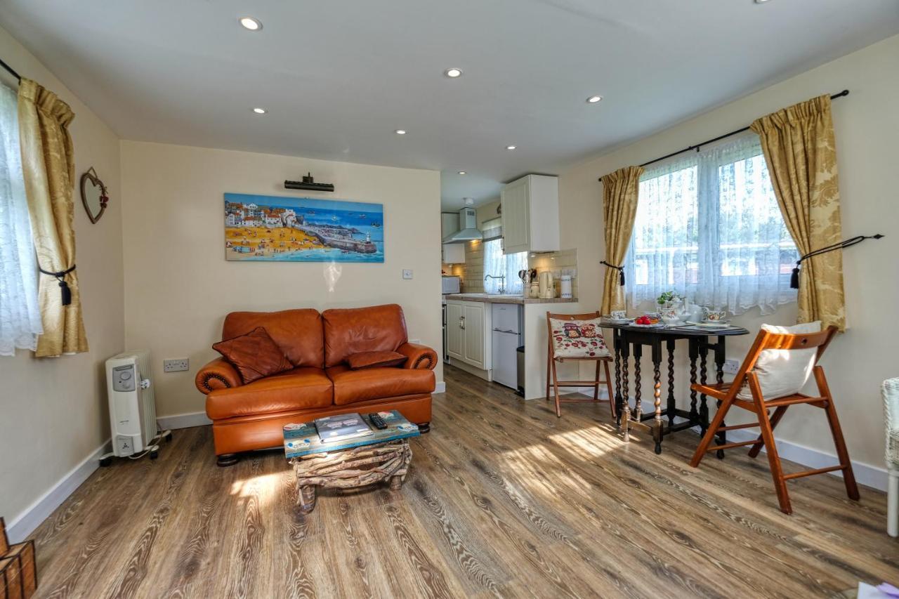 Two Hoots Chalet Mundesley Dış mekan fotoğraf