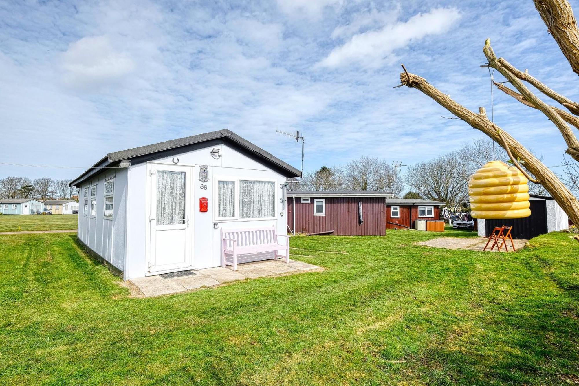 Two Hoots Chalet Mundesley Dış mekan fotoğraf