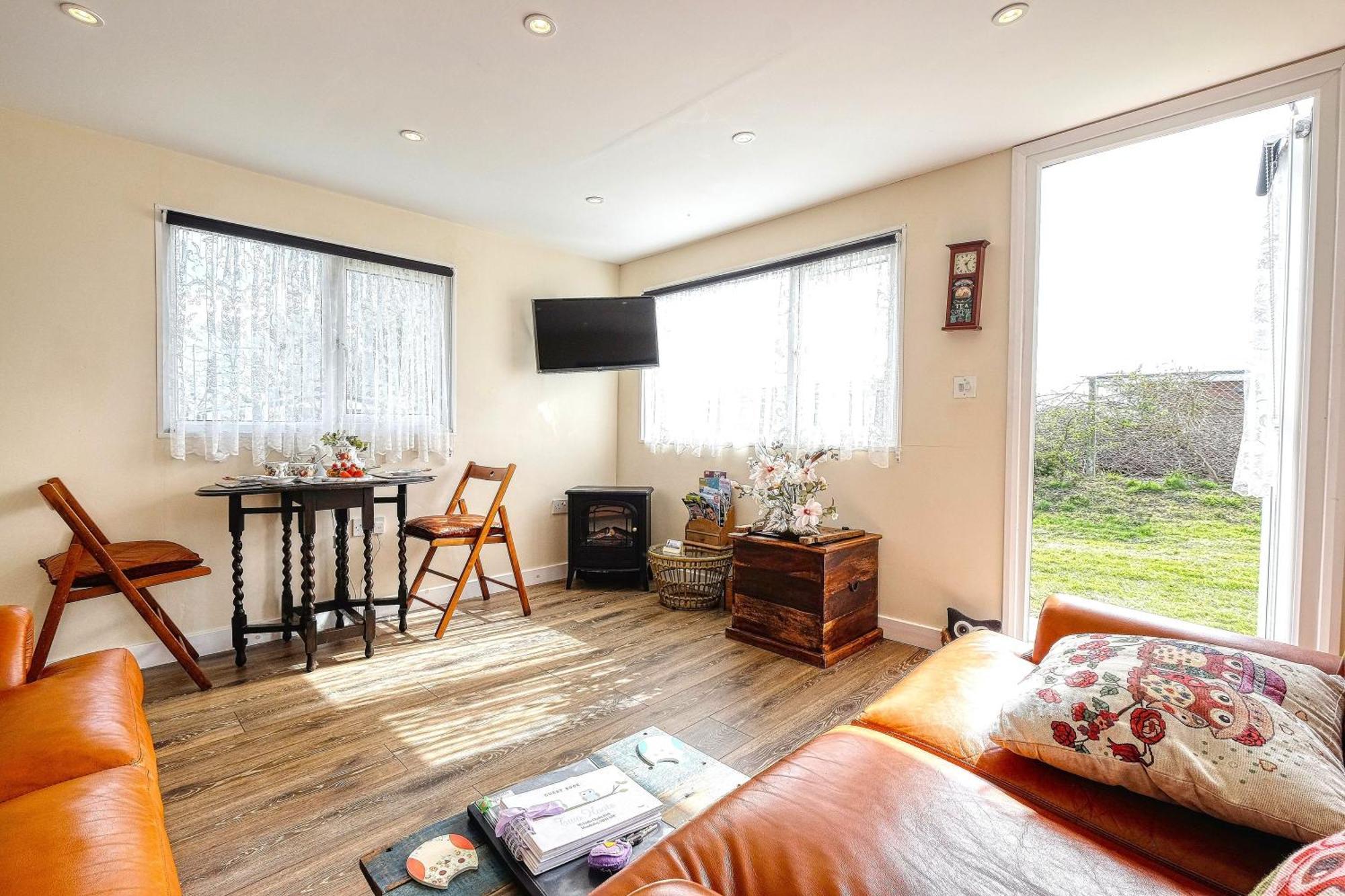 Two Hoots Chalet Mundesley Dış mekan fotoğraf