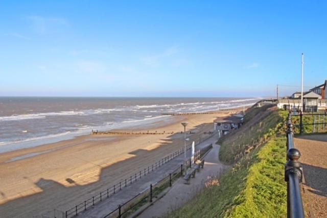 Two Hoots Chalet Mundesley Dış mekan fotoğraf